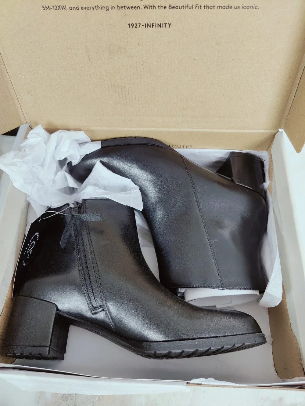 NIB Naturalizer Bay Weatherproof Ankle Boots Booties Black Leather, Sz 8.5
